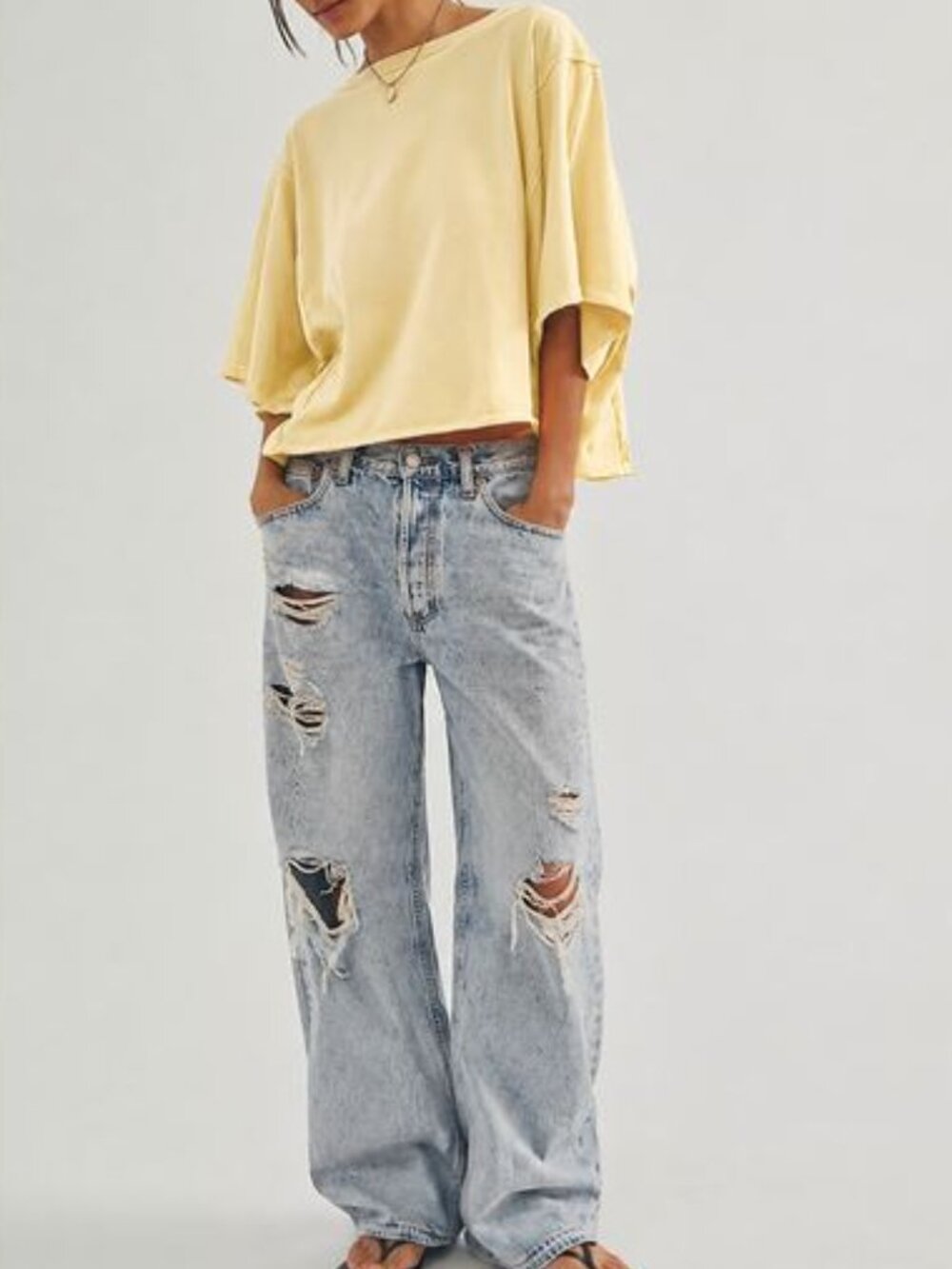 Universal Thread Distressed Mid-Rise 90s Baggy Jeans vintage-inspired y2k